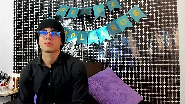 eren jeager online show from February 17, 1:24 am