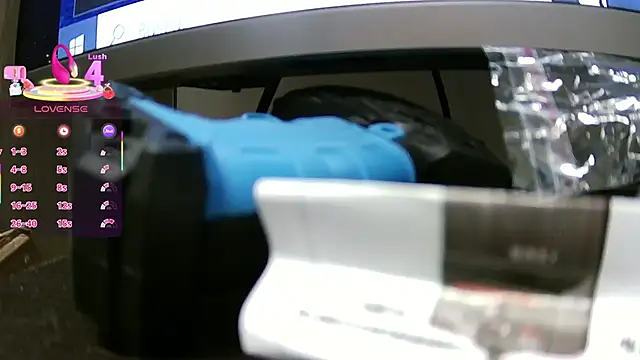 katthyasmitth online show from November 25, 9:37 pm