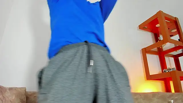 Snapshot of RexWildExplore chatting on December 1, 11:21 pm RexWildExplore online show from December 1, 11:21 pm