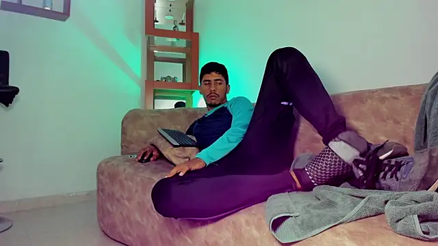 Snapshot of RexWildExplore chatting on December 2, 10:27 pm RexWildExplore online show from December 2, 10:27 pm