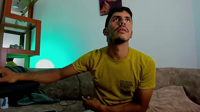 Snapshot of RexWildExplore chatting on December 3, 10:30 pm RexWildExplore online show from December 3, 10:30 pm