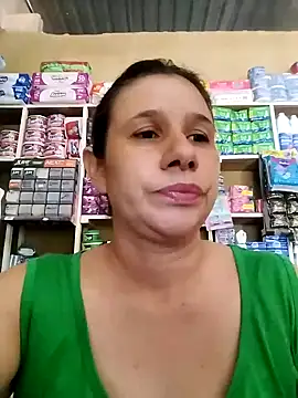Snapshot of MIA-LARIOS chatting on May 6, 2:33 pm MIA-LARIOS online show from May 6, 2:33 pm