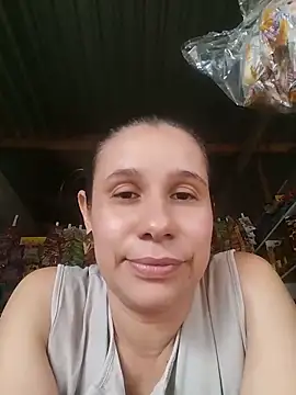 Snapshot of MIA-LARIOS chatting on June 16, 10:01 pm MIA-LARIOS online show from June 16, 10:01 pm