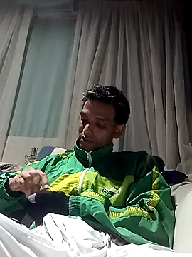 Gzinho69ik online show from June 2, 1:40 am