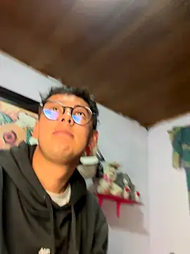 Snapshot of Yunaraa chatting on November 28, 11:07 pm Yunaraa online show from November 28, 11:07 pm