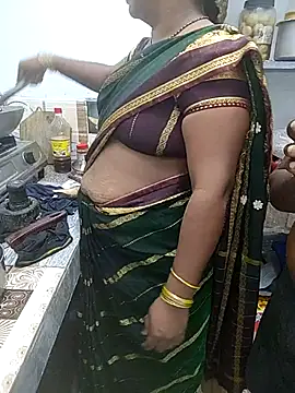 Desicouple1706 online show from December 18, 1:50 pm