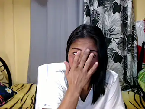 lovelyxmorena online show from January 15, 1:37 pm