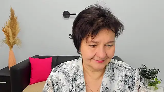 EveRalphes online show from December 2, 7:25 am