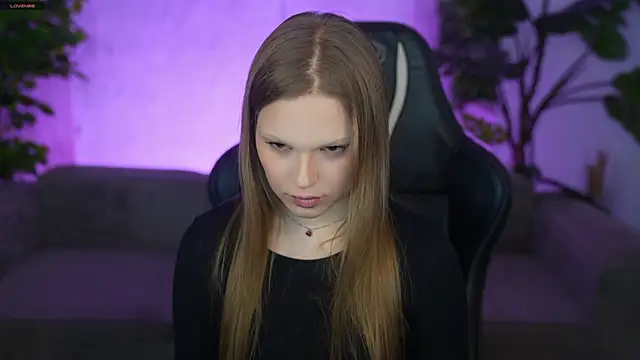 Charlotte Dreams online show from March 17, 3:37 pm