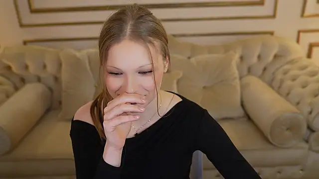 Charlotte Dreams online show from May 7, 2:44 pm