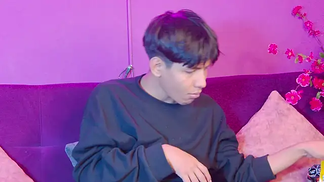 Liam Sinclair online show from February 7, 7:50 pm