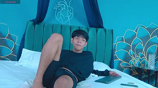 Liam Sinclair online show from February 8, 4:43 pm