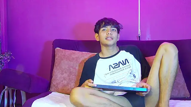 Liam Sinclair online show from March 25, 8:48 pm