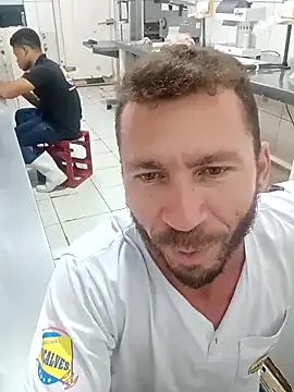 RobertoLuiz84 online show from April 30, 8:57 pm