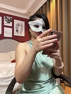 Snapshot of Queen-of-Love chatting on December 19, 11:34 pm Queen-of-Love online show from December 19, 11:34 pm