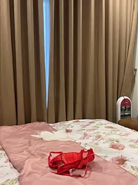 Snapshot of Queen-of-Love chatting on February 8, 9:02 am Queen-of-Love online show from February 8, 9:02 am