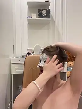 Snapshot of Queen-of-Love chatting on March 4, 6:14 pm Queen-of-Love online show from March 4, 6:14 pm