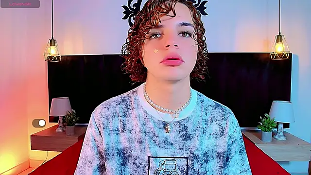 Skyee angel online show from May 1, 1:59 pm