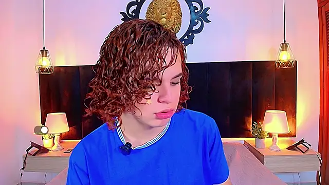 Snapshot of Skyee_angel chatting on June 20, 7:38 pm Skyee angel online show from June 20, 7:38 pm