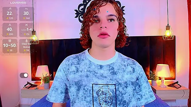 Snapshot of Skyee_angel chatting on June 24, 7:24 pm Skyee angel online show from June 24, 7:24 pm