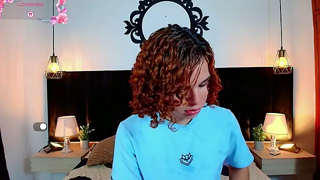 Snapshot of Skyee_angel chatting on July 22, 8:11 pm Skyee angel online show from July 22, 8:11 pm