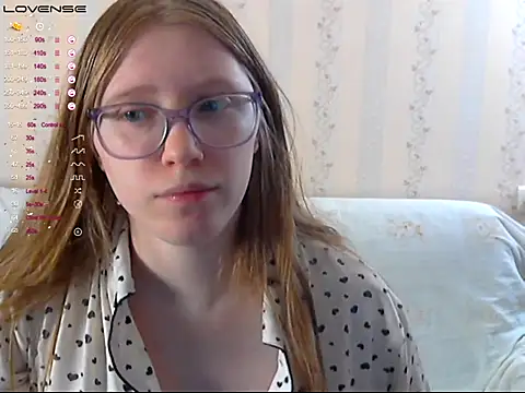 LustfulSarah online show from December 15, 10:14 pm