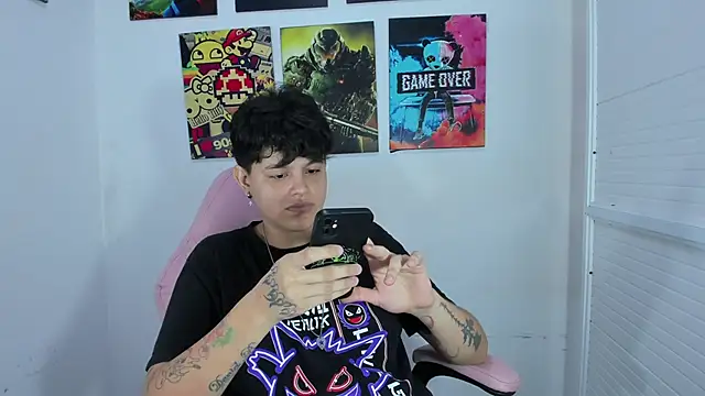  ian sweet online show from November 22, 7:02 pm