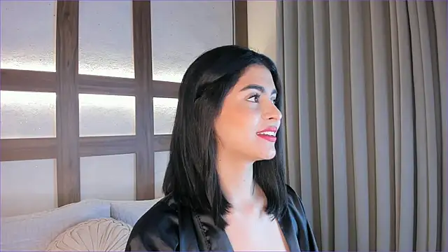 SarhaVega online show from November 28, 1:25 pm