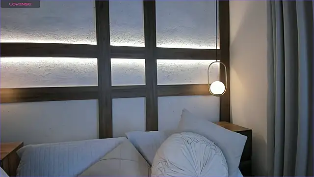 SarhaVega online show from December 5, 2:03 pm