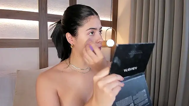 SarhaVega online show from March 17, 12:30 pm