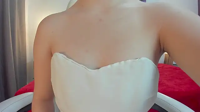 mask red girl online show from May 12, 1:52 pm