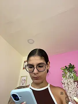Snapshot of LauraRaider chatting on July 16, 2:17 am LauraRaider online show from July 16, 2:17 am