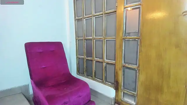 Snapshot of Mysterius_Woman chatting on January 14, 1:17 pm Mysterius Woman online show from January 14, 1:17 pm