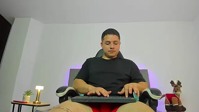 bry hill online show from November 25, 1:33 pm