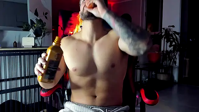 Valenthino Salvatore online show from June 7, 12:04 am