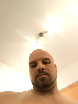 Snapshot of Phoenix2310 chatting on February 11, 8:41 am Phoenix2310 online show from February 11, 8:41 am