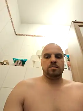 Snapshot of Phoenix2310 chatting on March 23, 6:17 am Phoenix2310 online show from March 23, 6:17 am