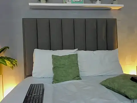 lindaa natashaa  online show from November 22, 3:49 am