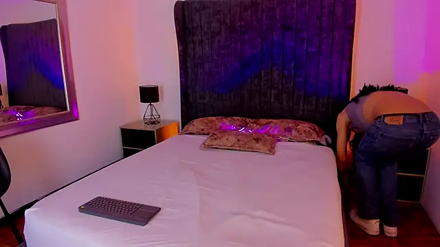 CleoColliva  online show from November 29, 4:37 am