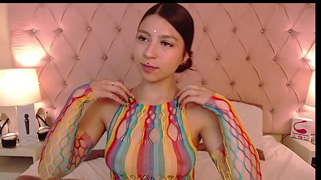 Hillary Thomson online show from November 25, 3:12 pm