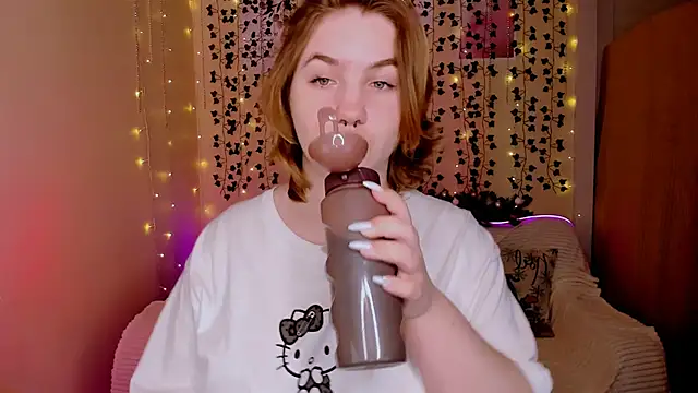 lovelyy julia online show from December 20, 6:09 am