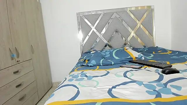 hinnataSmilerr online show from March 13, 3:40 pm