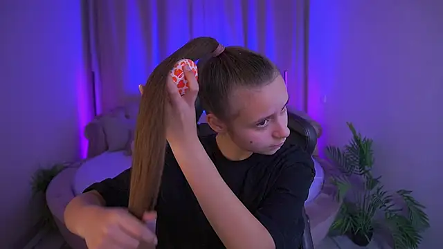 TinyNatalie online show from November 24, 7:08 am