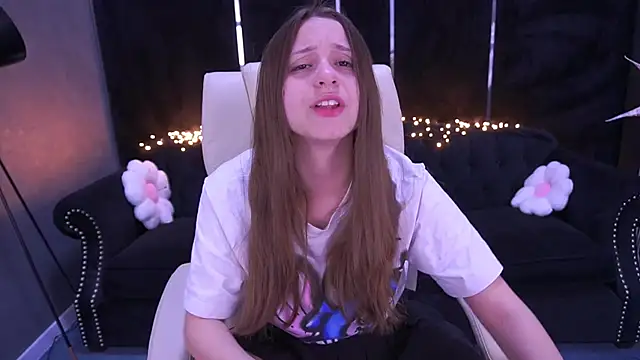 TinyNatalie online show from April 30, 1:50 pm