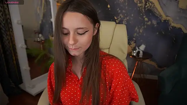 Snapshot of TinyNatalie chatting on May 12, 8:06 pm TinyNatalie online show from May 12, 8:06 pm