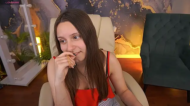 Snapshot of TinyNatalie chatting on May 20, 12:55 pm TinyNatalie online show from May 20, 12:55 pm