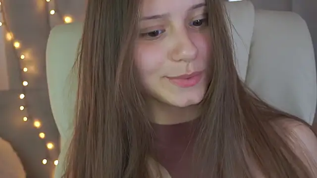 Snapshot of TinyNatalie chatting on May 28, 2:14 pm TinyNatalie online show from May 28, 2:14 pm
