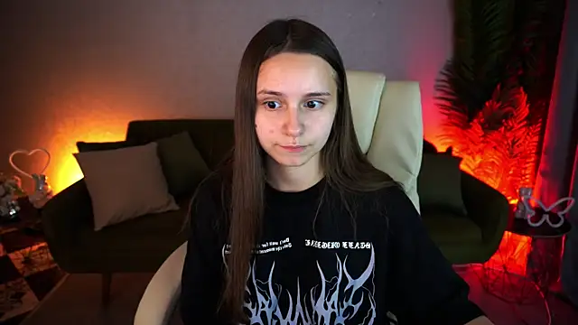 Snapshot of TinyNatalie chatting on June 29, 7:25 pm TinyNatalie online show from June 29, 7:25 pm