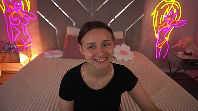 Snapshot of TinyNatalie chatting on July 27, 1:29 pm TinyNatalie online show from July 27, 1:29 pm