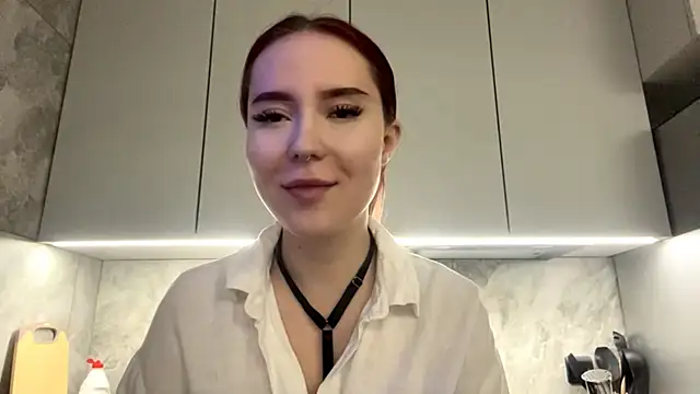 DaphineMckoy online show from December 3, 5:37 am